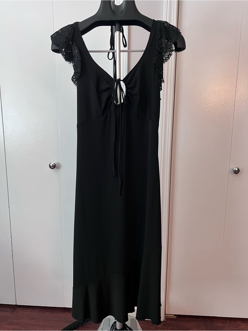 MODA International Black Lace Cap Sleeve Midi Dress